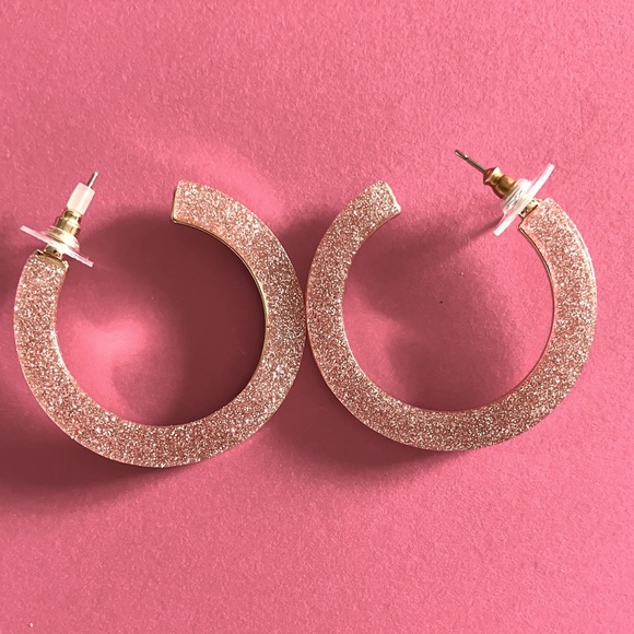 Women’s Hoop earrings, one side beautiful pinkish sparkle, other side gold. - Picture 13 of 16